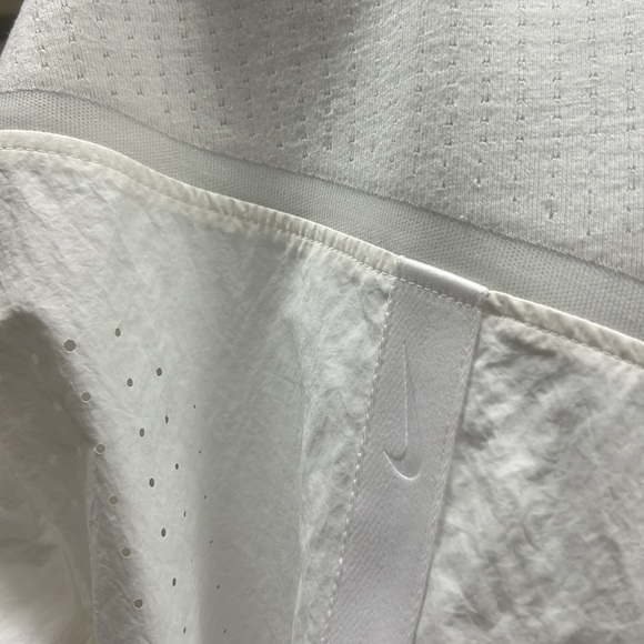 NIKE | Sustainable white perforated lightweight jacket/windbreaker RARE - Picture 8 of 10